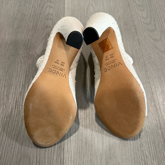 Vince White Sierra-3 Textured Leather Python Snake Print Peep Toe Booties 7.5 - Picture 8 of 10